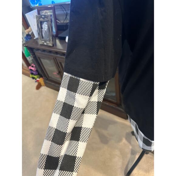 Women’s Disney Authentic Mickey Mouse Black Long Sleeve Shirt. Size XL - Picture 3 of 5